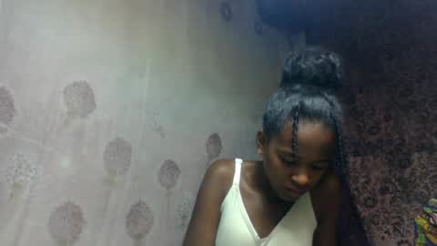 Snapshot of estancelee chatting on July 5, 4:30 am estancelee online show from July 5, 4:30 am