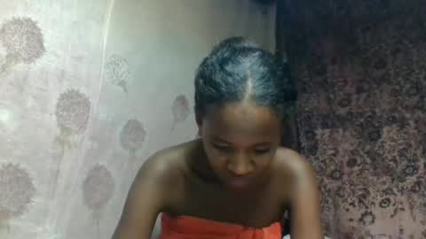 Snapshot of estancelee chatting on July 7, 7:23 am estancelee online show from July 7, 7:23 am