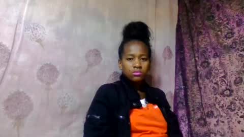 Snapshot of estancelee chatting on July 13, 10:51 am estancelee online show from July 13, 10:51 am