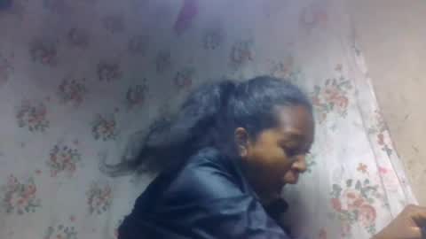 Snapshot of estancelee chatting on July 22, 6:49 am estancelee online show from July 22, 6:49 am