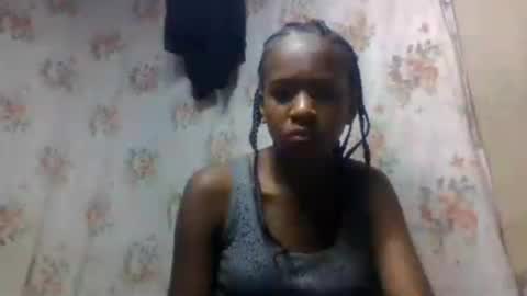 Snapshot of estancelee chatting on July 25, 7:17 am estancelee online show from July 25, 7:17 am