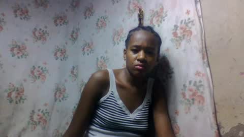 Snapshot of estancelee chatting on July 26, 10:38 pm estancelee online show from July 26, 10:38 pm