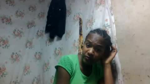 Snapshot of estancelee chatting on July 28, 12:48 pm estancelee online show from July 28, 12:48 pm