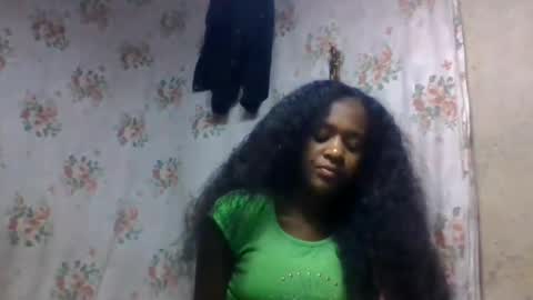 Snapshot of estancelee chatting on July 29, 9:29 am estancelee online show from July 29, 9:29 am