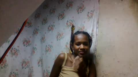 Snapshot of estancelee chatting on August 1, 10:08 pm estancelee online show from August 1, 10:08 pm