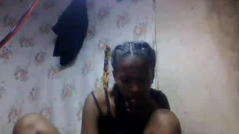 Snapshot of estancelee chatting on August 5, 10:18 am estancelee online show from August 5, 10:18 am