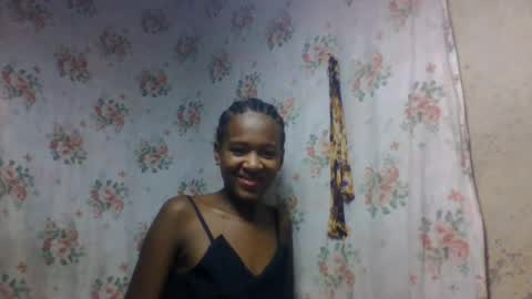 Snapshot of estancelee chatting on August 7, 7:21 am estancelee online show from August 7, 7:21 am