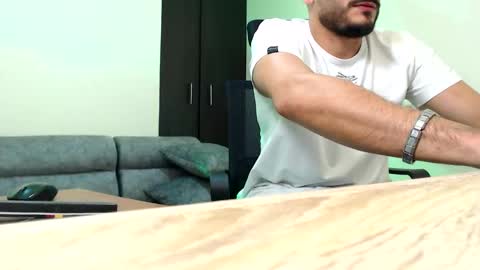 Esteban Fernandez online show from November 18, 7:07 pm