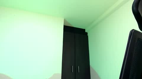 Esteban Fernandez online show from November 19, 7:36 pm