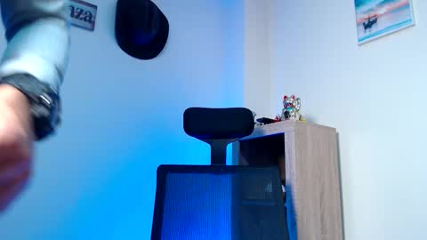 Esteban Fernandez online show from February 12, 3:34 am