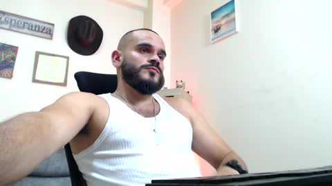 Snapshot of esteban_fer chatting on May 22, 7:30 pm Esteban Fernandez online show from May 22, 7:30 pm
