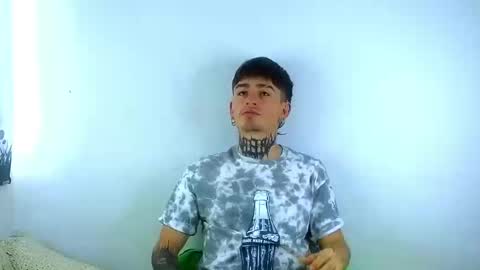 Esteban independent model online show from March 6, 2:40 pm