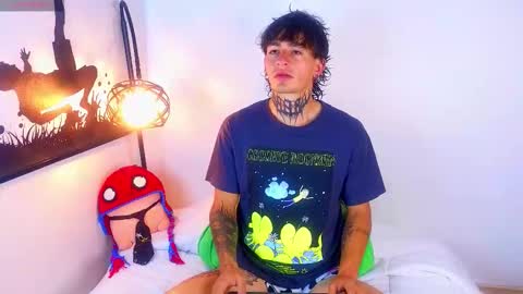 Esteban independent model online show from September 10, 11:10 am