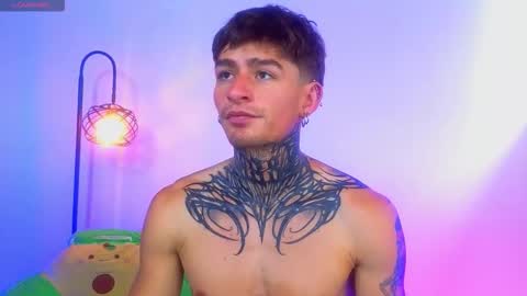 Esteban independent model online show from October 15, 7:25 pm