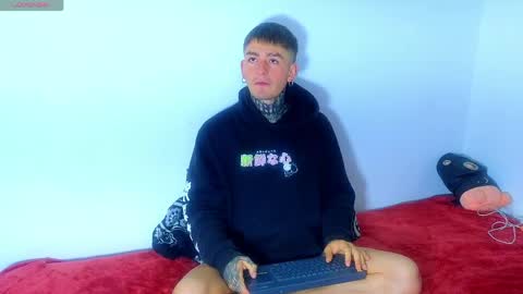 Esteban independent model online show from April 16, 9:37 pm
