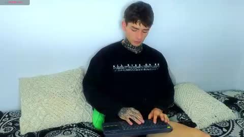 Esteban independent model online show from July 16, 5:19 pm
