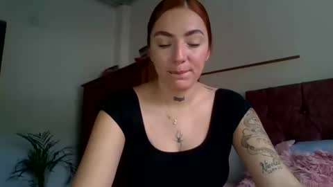 Snapshot of estefa1 chatting on July 4, 8:04 pm estefa1 online show from July 4, 8:04 pm