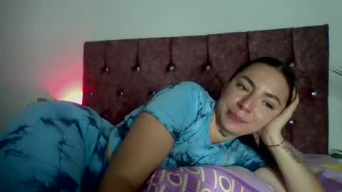 Snapshot of estefa1 chatting on July 29, 2:10 am estefa1 online show from July 29, 2:10 am
