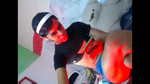 estefani robles online show from May 1, 11:42 pm