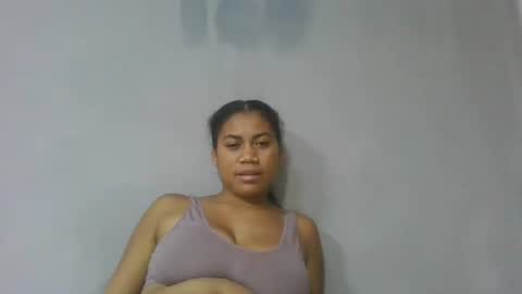 estelah796836 online show from May 16, 10:36 am