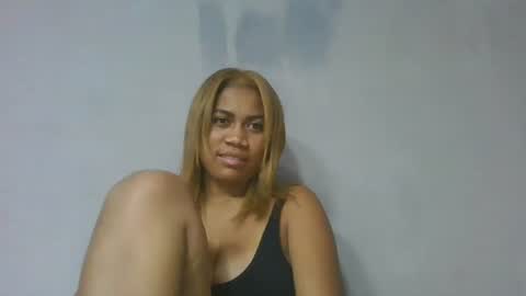estelah796836 online show from May 18, 4:13 pm