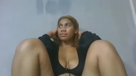 estelah796836 online show from May 29, 7:34 pm