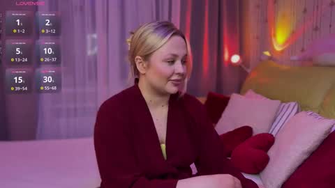 Estella online show from February 20, 5:24 pm