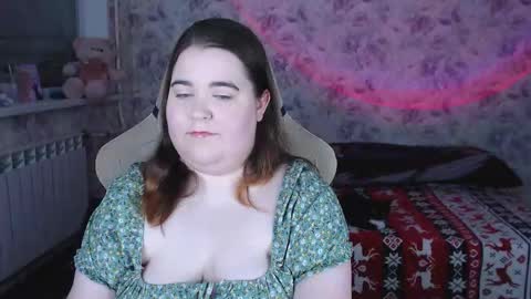 estelle_hicks online show from February 15, 6:59 pm