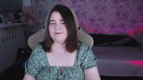 Snapshot of estelle_hicks chatting on April 28, 6:57 pm estelle_hicks online show from April 28, 6:57 pm