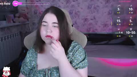 Snapshot of estelle_hicks chatting on May 16, 7:01 pm estelle_hicks online show from May 16, 7:01 pm