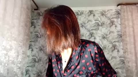 estellekirbo online show from February 12, 11:05 am