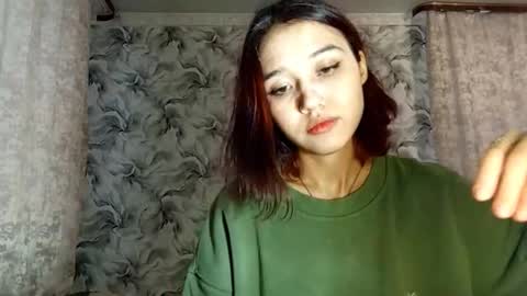 estellekirbo online show from February 15, 12:03 pm