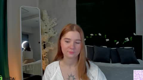 Ester online show from December 4, 11:35 pm