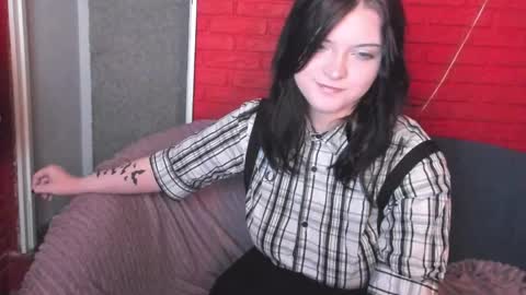 Snapshot of estertwilight chatting on April 9, 3:50 pm Ester online show from April 9, 3:50 pm