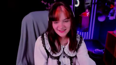 Snapshot of estertwilight chatting on May 19, 9:10 pm Ester online show from May 19, 9:10 pm