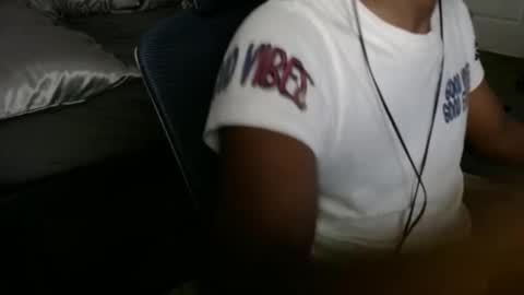 Snapshot of estessaid chatting on October 2, 5:03 am 94Bottles online show from October 2, 5:03 am