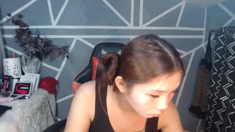 Snapshot of estherlust chatting on December 10, 2:48 am IRIS online show from December 10, 2:48 am