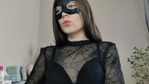 estherphillips online show from January 17, 3:11 am