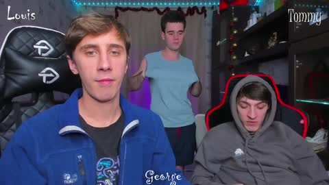 Snapshot of esthetics_boys chatting on January 6, 7:45 pm LOUIS online show from January 6, 7:45 pm