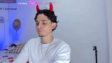 estivenvel online show from February 24, 3:31 pm