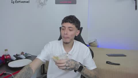 estivenvel online show from March 1, 12:34 am