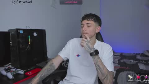 estivenvel online show from March 11, 11:44 pm