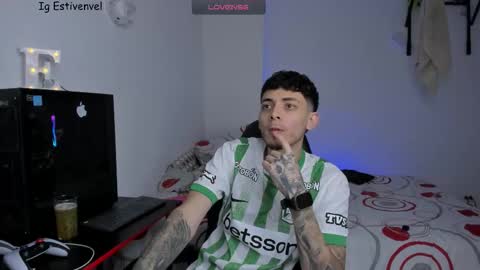 estivenvel online show from March 17, 7:06 pm