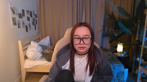 estrella_nouri online show from March 10, 2:55 pm