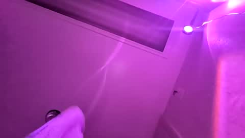 et528007 online show from September 18, 2:19 pm