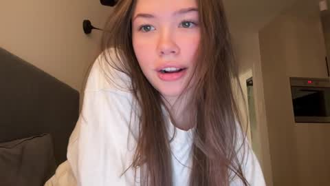 Snapshot of eternal_infinite chatting on December 15, 5:31 pm nika 3 online show from December 15, 5:31 pm