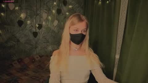 Snapshot of eternalophelia chatting on March 2, 9:43 pm Sophia online show from March 2, 9:43 pm