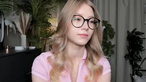 Natalie online show from September 25, 5:44 am