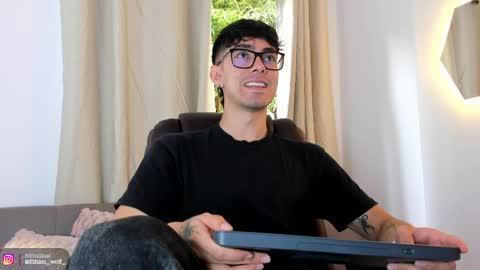 etham_wolf1 online show from May 16, 5:34 pm