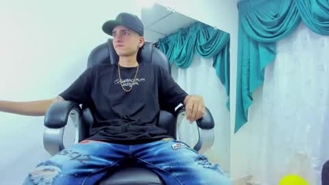 Ethan online show from December 3, 8:17 pm